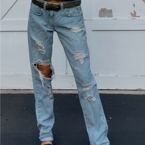 LF low rise “boyfriend” jeans in good condition.